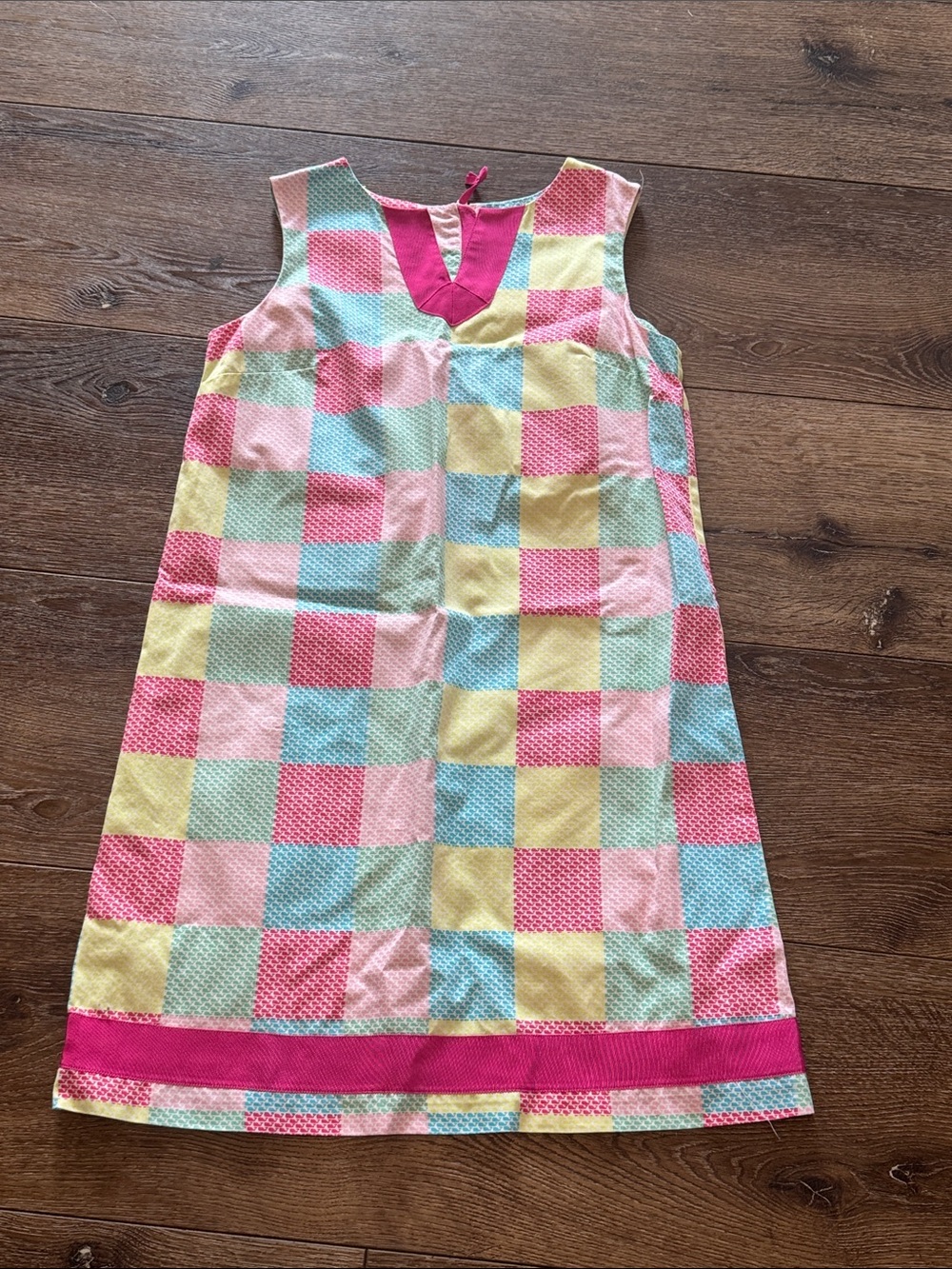 Vineyard vines dress youth 14
